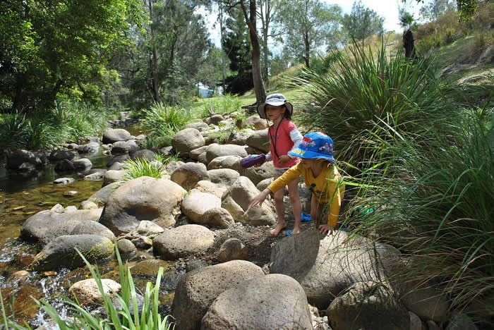 Camping enfant nature randonnee